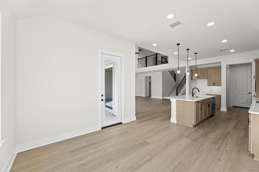 12. 3905 Mescalbean - Dining (2)