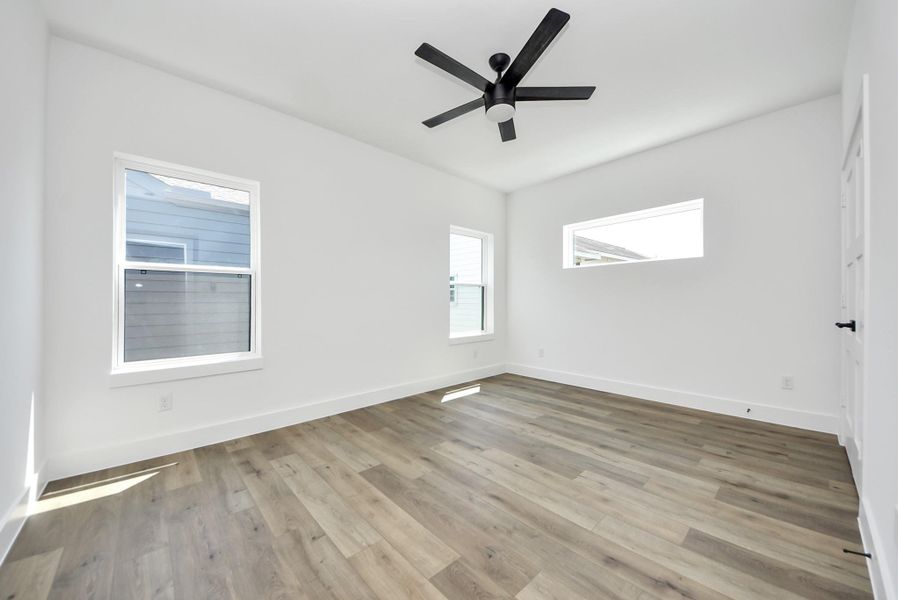 Secondary bedroom