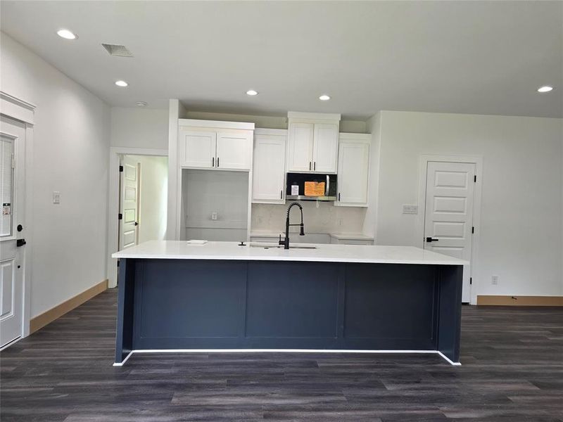 Furnished interior view inside a new home in , Dallas (Image 6).