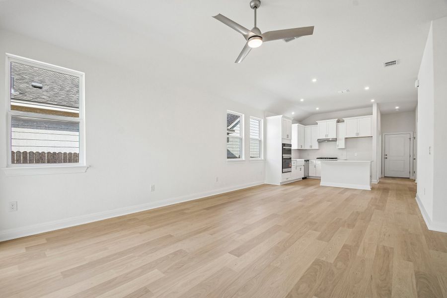 Spacious, unfurnished interior of a new home in Sage Hollow, Kyle (Image 13).