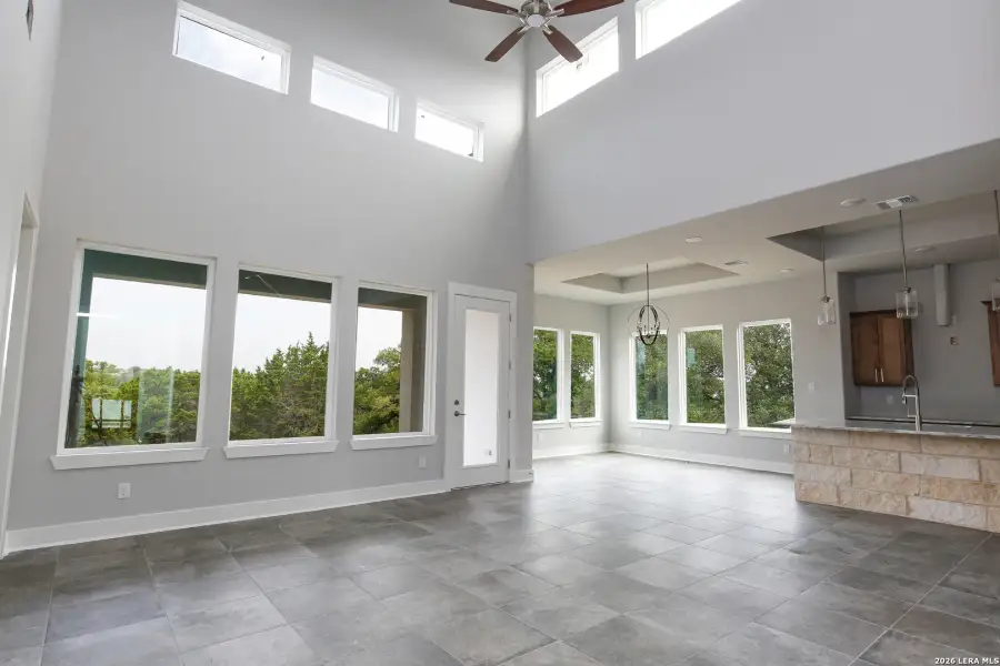 Spacious, unfurnished interior of a new home in , Selma (Image 22).
