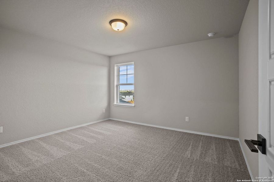 Spacious, unfurnished interior of a new home in Comanche Ridge, San Antonio (Image 38).