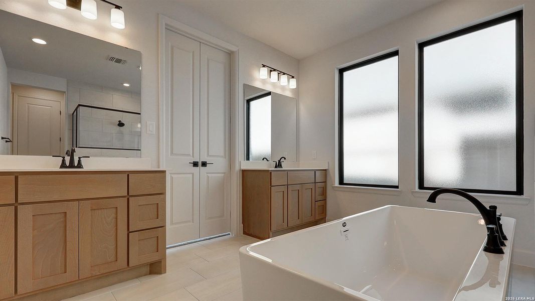 Furnished interior view inside a new home in Haby Hill, San Antonio (Image 14).