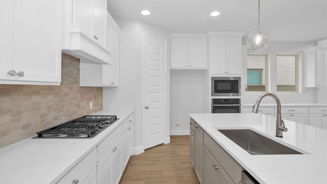 Furnished interior view inside a new home in Legacy, League City (Image 7).