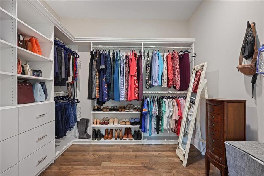 Furnished interior view inside a new home in , Dallas (Image 27).