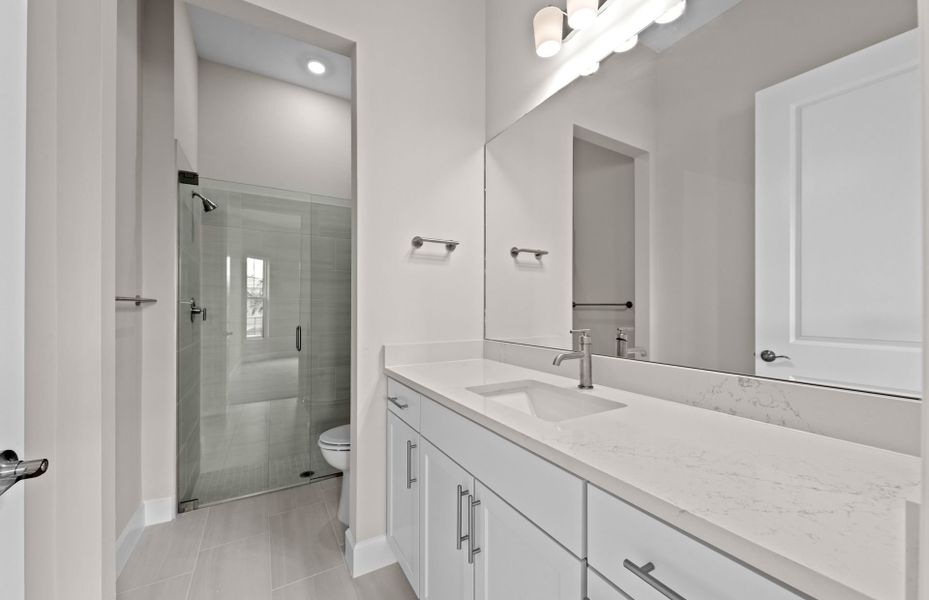 Furnished interior view inside a new home in Del Webb Oak Creek, North Fort Myers (Image 5).