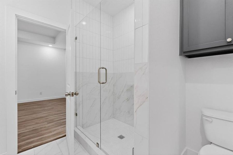 Furnished interior view inside a new home in , Dallas (Image 6).