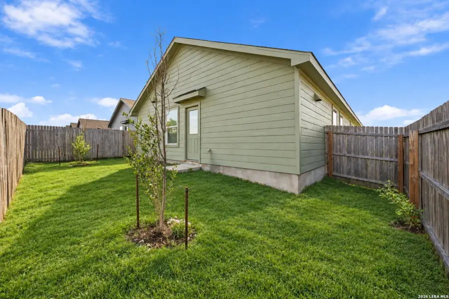 Exterior details and patio area of a home in Ruby Crossing, San Antonio (Image 3).