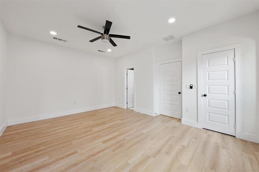 Spacious, unfurnished interior of a new home in , Duncanville (Image 18).