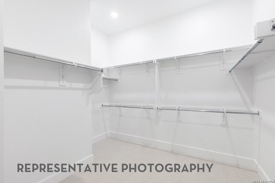 Spacious, unfurnished interior of a new home in Venado Crossing, Cibolo (Image 20).