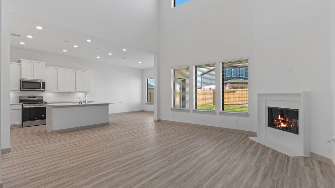 Representative unfurnished interior of a home built from the Plan by D.R. Horton in Davis Harbor, League City (Image 12).