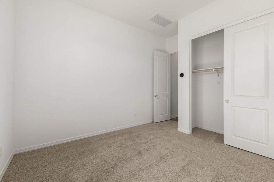 Spacious, unfurnished interior of a new home in Las Ventanas - RV Collection, Goodyear (Image 15).