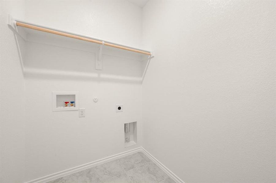 DFW-Summer Crest-Concept 1790-4553 Lyre Leaf Drive- Laundry Room-Risewell Homes-1