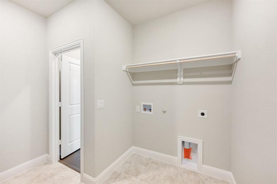 Spacious, unfurnished interior of a new home in Liberty, Melissa (Image 23).