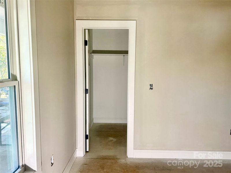 Bedroom 1 closet walk-in