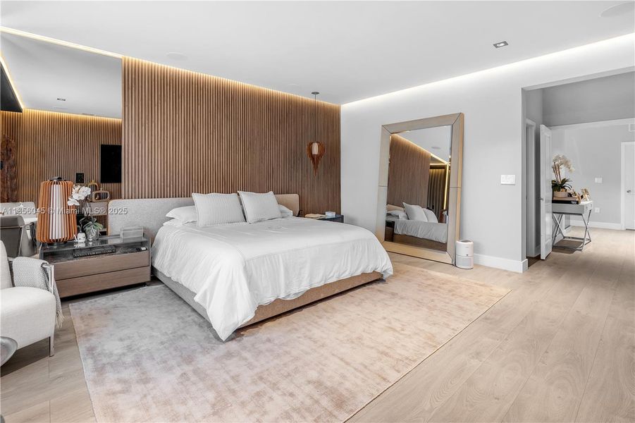 Furnished interior view inside a new home in , Miramar (Image 32).