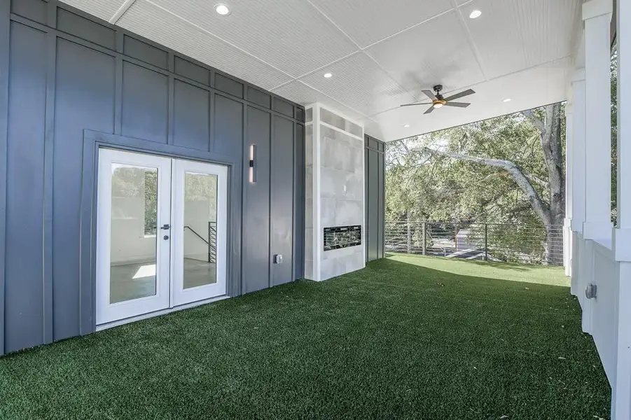 Exterior details and patio area of a home in , Atlanta (Image 4).