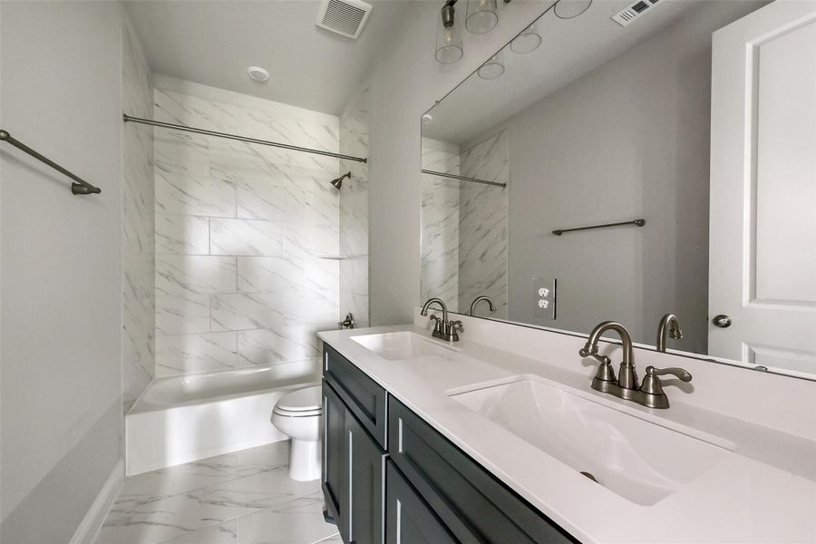 Furnished interior view inside a new home in Evergreen 55', Conroe (Image 15).