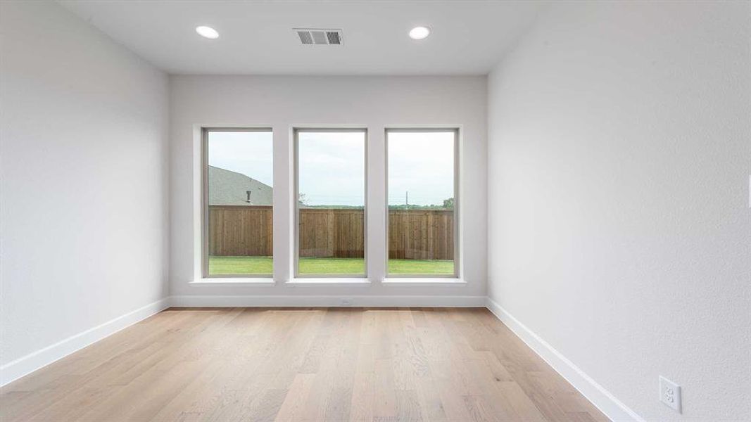 Spacious, unfurnished interior of a new home in Terraces 72', Rockwall (Image 14). Spacious, unfurnished interior of a new home in Terraces 72', Rockwall (Image 14).