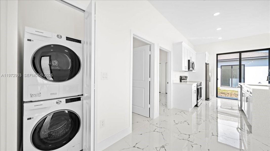 Furnished interior view inside a new home in , Lehigh Acres (Image 7).