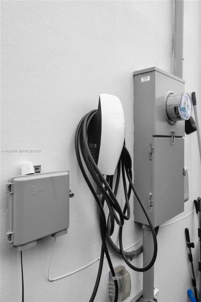 Close-up of interior finishes inside a home in , Hialeah (Image 19).