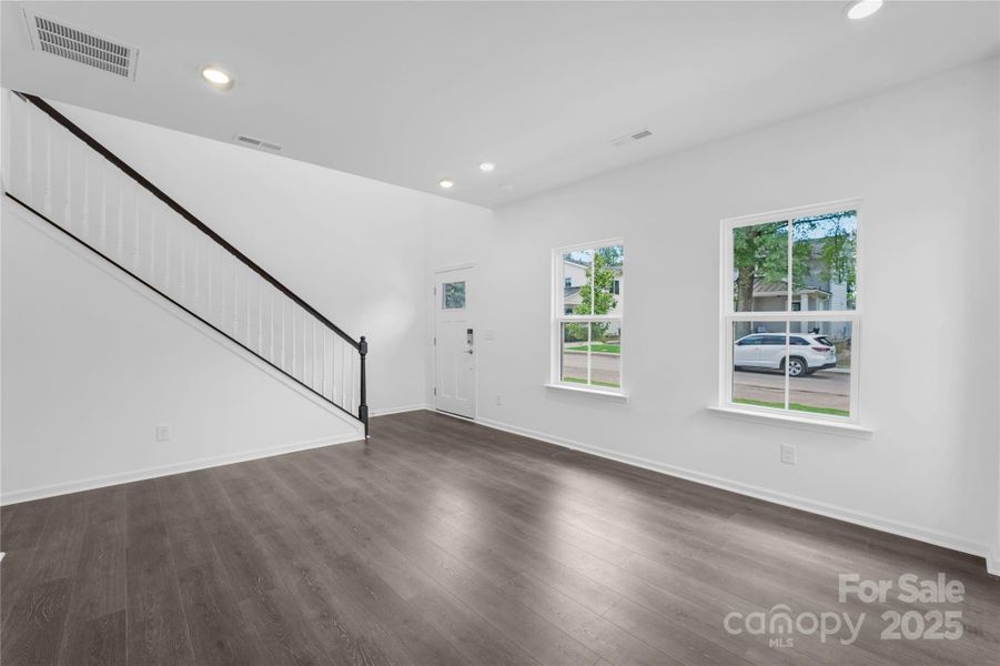 352 Catawba Avenue ~ Ready Now 352 Catawba Avenue ~ Ready Now