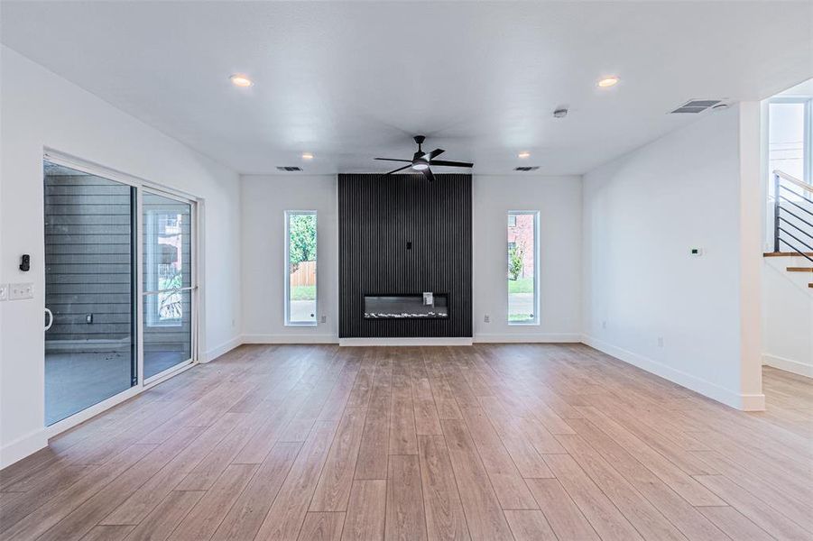 Spacious, unfurnished interior of a new home in , Dallas (Image 18).