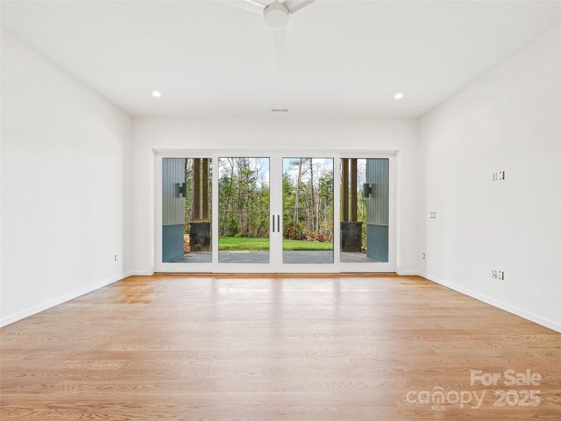 Spacious, unfurnished interior of a new home in , Asheville (Image 19).