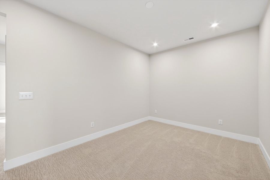 Spacious, unfurnished interior of a new home in Seven Oaks, Belmont (Image 30).