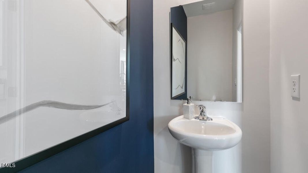 lot-106-collin-b-553-old-battle-bridge-r