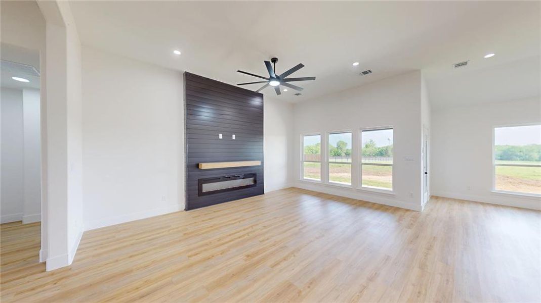 Spacious, unfurnished interior of a new home in , Greenville (Image 29).