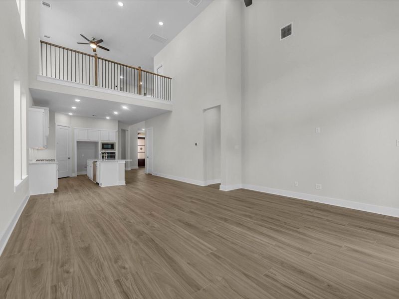 Spacious, unfurnished interior of a new home in Oakhill Reserve, Tomball (Image 15).