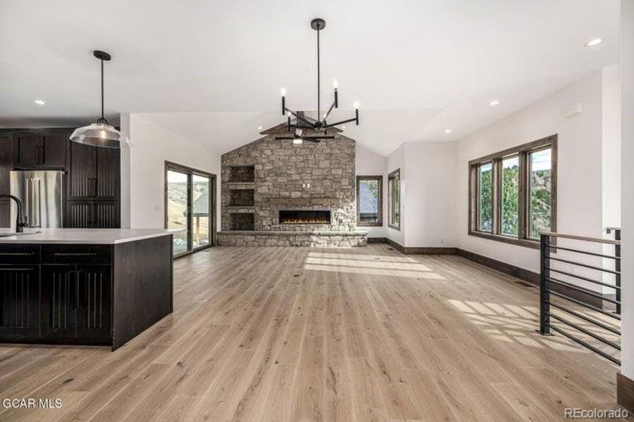 Spacious, unfurnished interior of a new home in , Granby (Image 37).