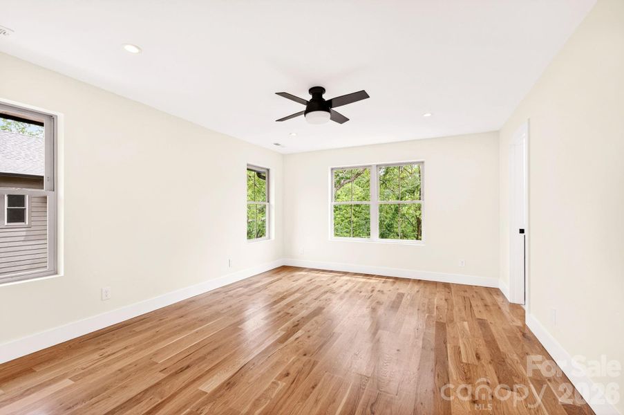 Spacious, unfurnished interior of a new home in , Asheville (Image 18).