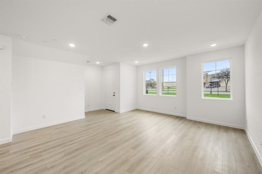 7621 Dakota- Living Room-7418