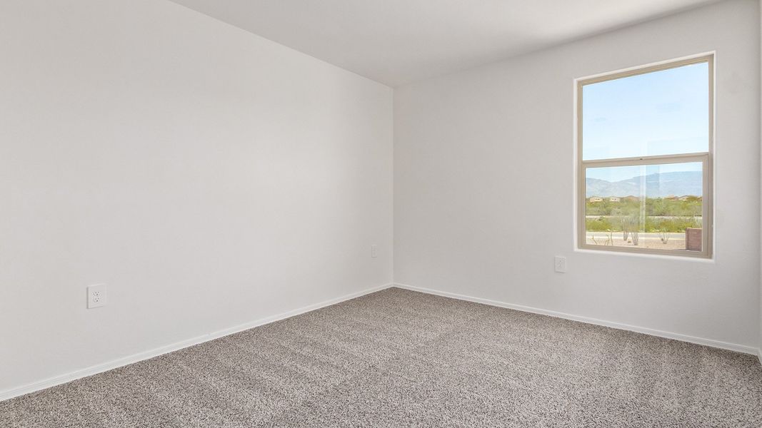 Spacious, unfurnished interior of a new home in Hanson Ridge, Vail (Image 29).