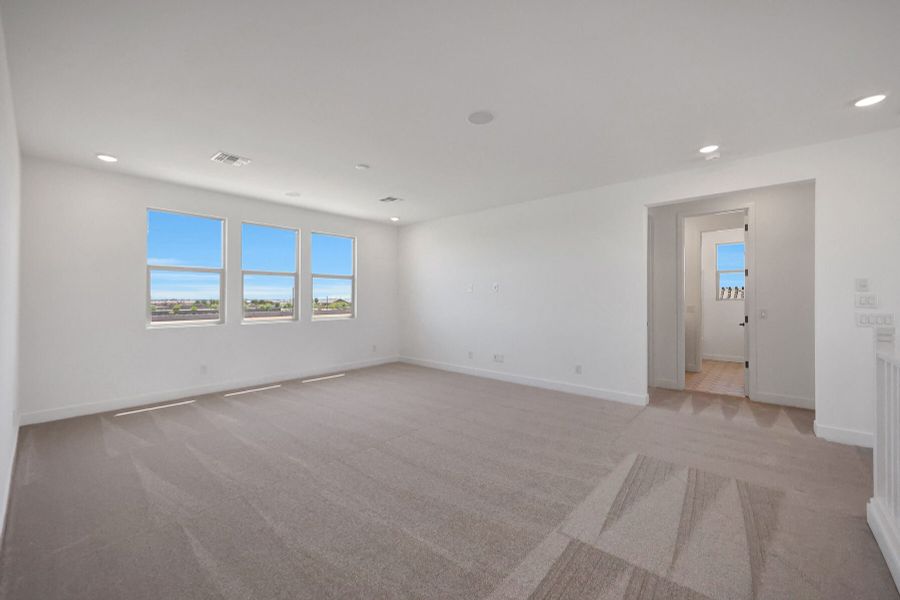 Spacious, unfurnished interior of a new home in Miravida, Surprise (Image 18).