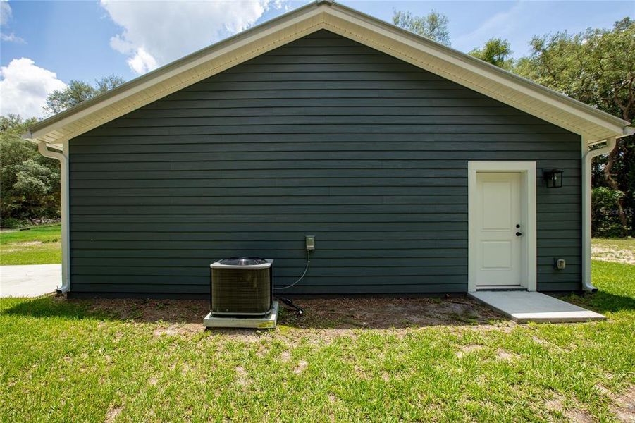 Exterior details and patio area of a home in , Florahome (Image 25).