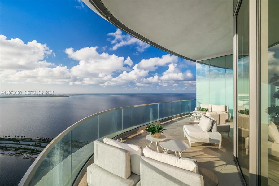 Condo located in Miami, FL showcasing its design and architecture (Image 2).