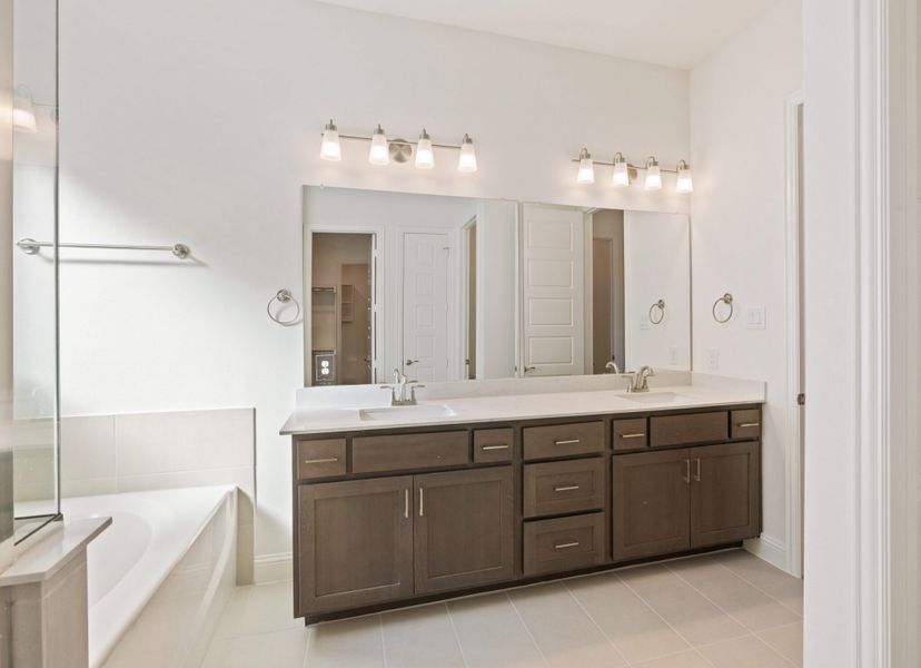 Furnished interior view inside a new home in Edgewater, Fate (Image 13).