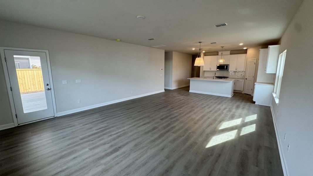 Spacious, unfurnished interior of a new home in , Summerville (Image 14).