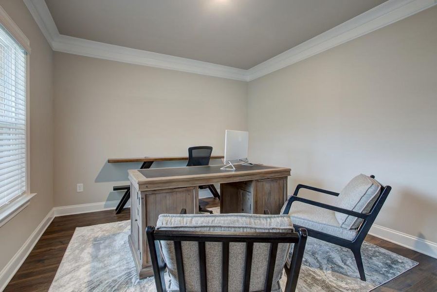 Furnished interior view inside a new home in Livingstone Park, Kennesaw (Image 17).