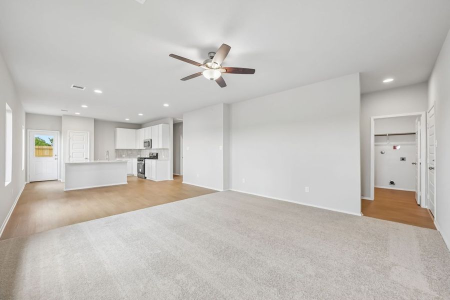 Spacious, unfurnished interior of a new home in Azalea, Pattison (Image 13).