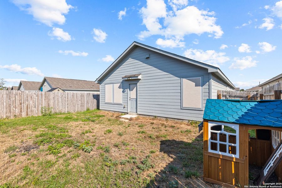 Front exterior of a new home in , San Antonio, TX, highlighting curb appeal (Image 21). Front exterior of a new home in , San Antonio, TX, highlighting curb appeal (Image 21).