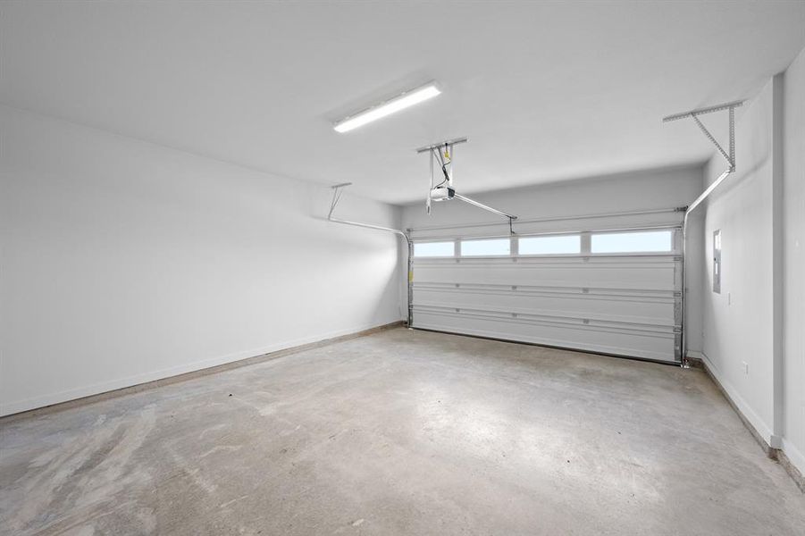 4615 Haws Trail_ 2571_Ivy- Garage-1