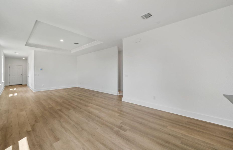 Spacious, unfurnished interior of a new home in Crosswinds, Kyle (Image 11).