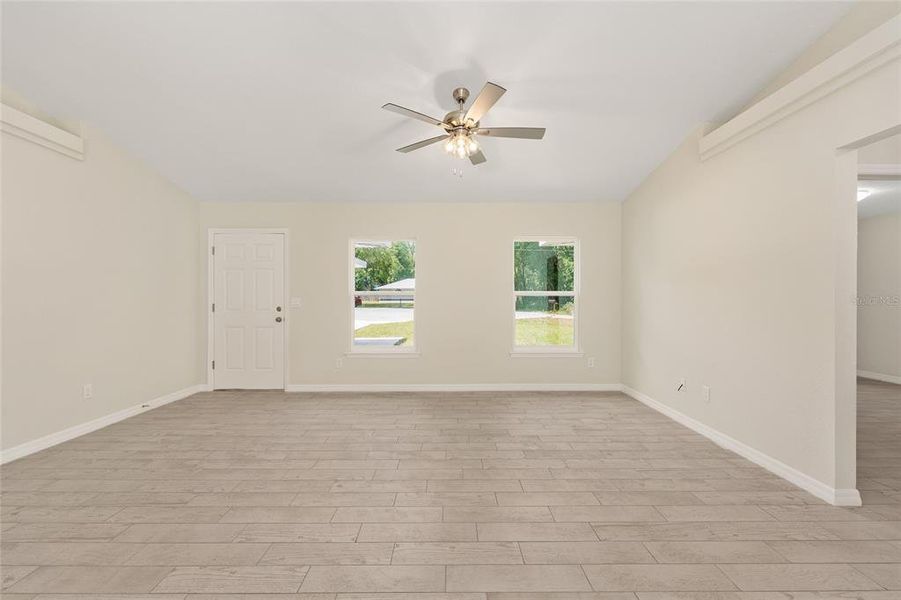 Spacious, unfurnished interior of a new home in , Ocala (Image 17).