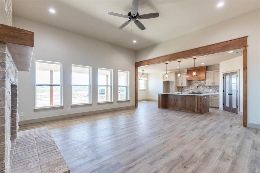 Spacious, unfurnished interior of a new home in , Abilene (Image 19).