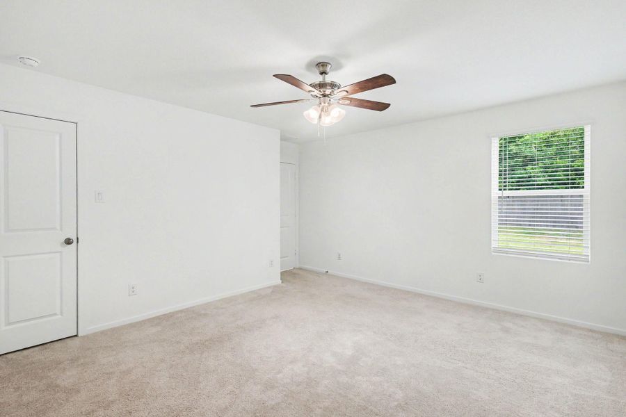 Spacious, unfurnished interior of a new home in Hill and Dale Ranch, Splendora (Image 11).