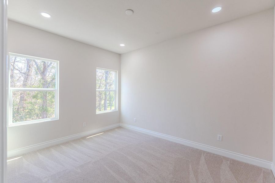 Spacious, unfurnished interior of a new home in , Houston (Image 24).